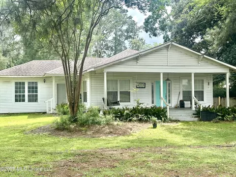 Exterior - 423 Natchez Ave, Brookhaven, MS 39601 photo 6 of 7