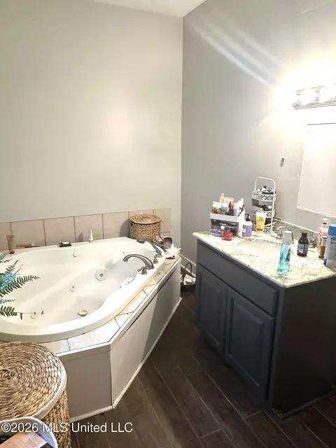 Bath - 423 Natchez Ave, Brookhaven, MS 39601 photo 2 of 3