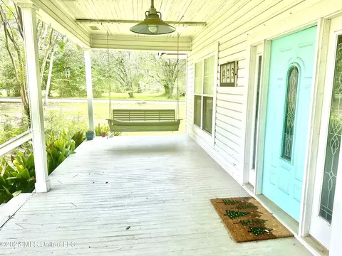 Exterior - 423 Natchez Ave, Brookhaven, MS 39601 photo 2 of 7