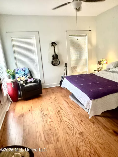 Bedroom - 423 Natchez Ave, Brookhaven, MS 39601 photo 1 of 2