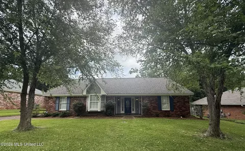 220 Cobblestone Dr, Madison, MS 39110