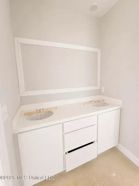 Bath - 708 Kathleen Dr, Canton, MS 39046 photo 1 of 4