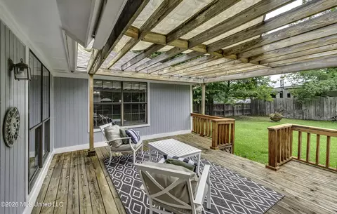 Exterior - 826 Riverchase Dr, Brandon, MS 39047 photo 5 of 11