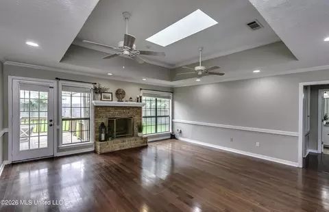Living - 826 Riverchase Dr, Brandon, MS 39047 photo 1 of 3