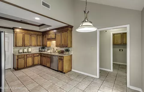 Other - 826 Riverchase Dr, Brandon, MS 39047 photo 5 of 10