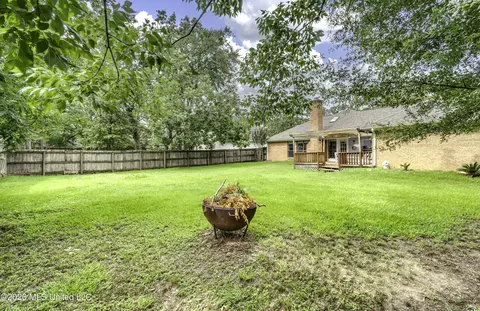 Exterior - 826 Riverchase Dr, Brandon, MS 39047 photo 10 of 11