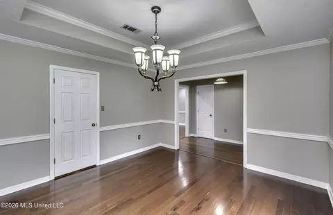 Entry Way - 826 Riverchase Dr, Brandon, MS 39047 photo 2 of 2