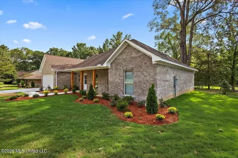 Exterior - 545 Greenmont Dr, Jackson, MS 39212 photo 2 of 7