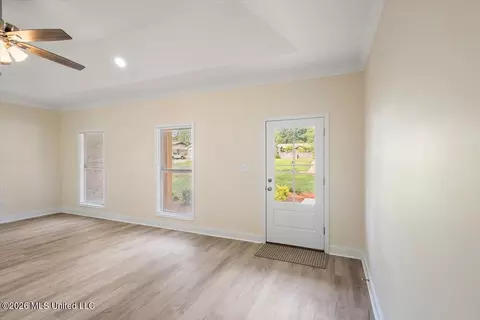 Living - 545 Greenmont Dr, Jackson, MS 39212 photo 1 of 3