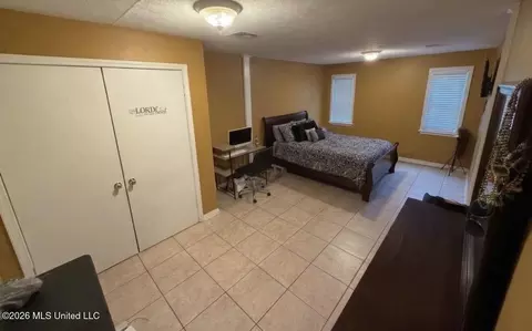 Bedroom - 10 S Circle Dr, Natchez, MS 39120 photo 3 of 3