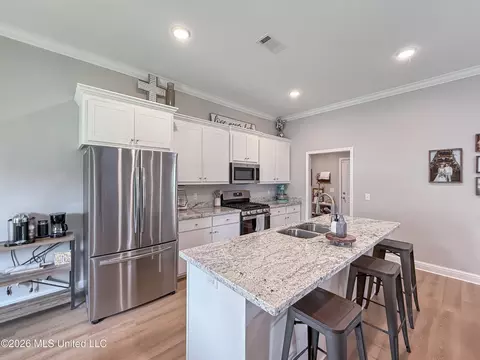 Kitchen - 708 Silver Bnd, Pearl, MS 39208 photo 5 of 5