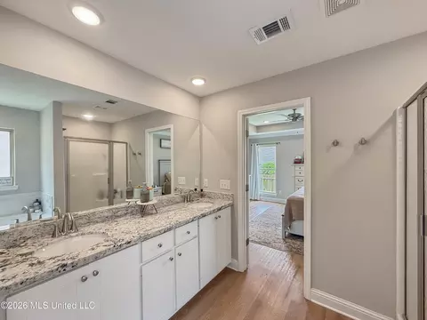 Bath - 708 Silver Bnd, Pearl, MS 39208 photo 1 of 5