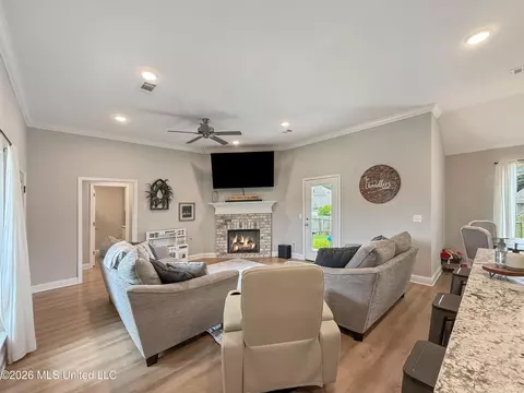 Living - 708 Silver Bnd, Pearl, MS 39208 photo 2 of 2