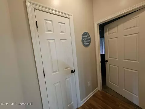 Entry Way - 101 Grandview, Florence, MS 39073 photo 2 of 5