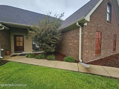 101 Grandview, Florence, MS 39073