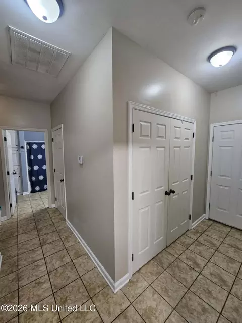 Entry Way - 101 Grandview, Florence, MS 39073 photo 4 of 5