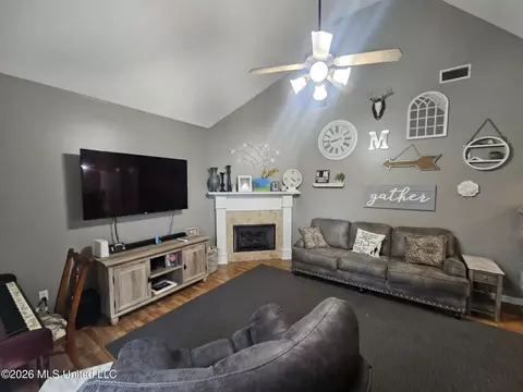 Living - 101 Grandview, Florence, MS 39073 photo 1 of 2