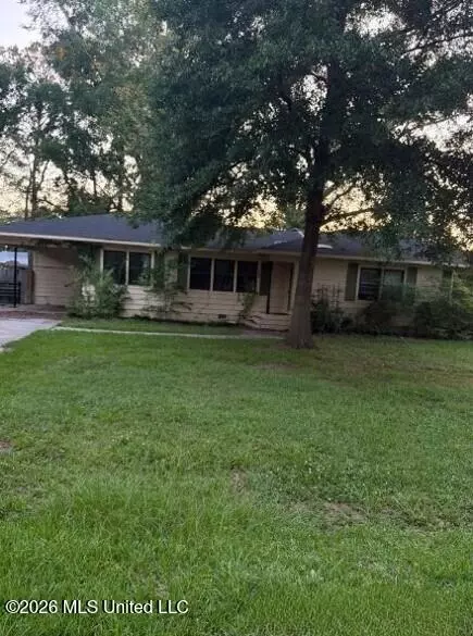 109 Bailey Ave, Quitman, MS 39355