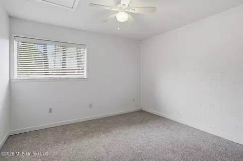 Bedroom - 1255 E County Line Rd #H6, Jackson, MS 39211 photo 3 of 3
