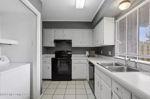 Other - 1255 E County Line Rd #H6, Jackson, MS 39211 photo 1 of 6