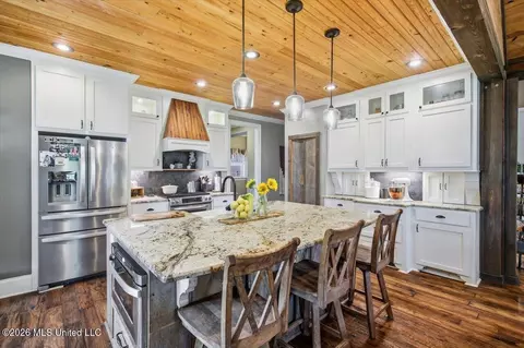 Kitchen - 1109 Foxpoint, Brandon, MS 39047 photo 1 of 5