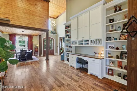 Entry Way - 1109 Foxpoint, Brandon, MS 39047 photo 3 of 9
