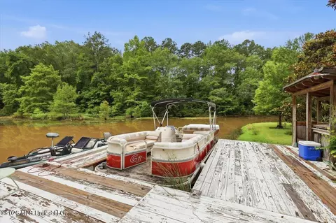Exterior - 1109 Foxpoint, Brandon, MS 39047 photo 18 of 21
