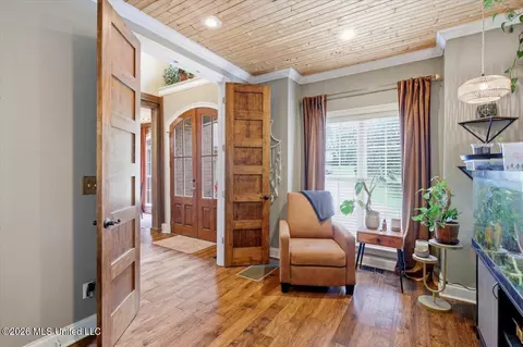 Entry Way - 1109 Foxpoint, Brandon, MS 39047 photo 7 of 9