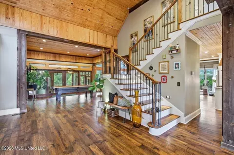 Entry Way - 1109 Foxpoint, Brandon, MS 39047 photo 2 of 9