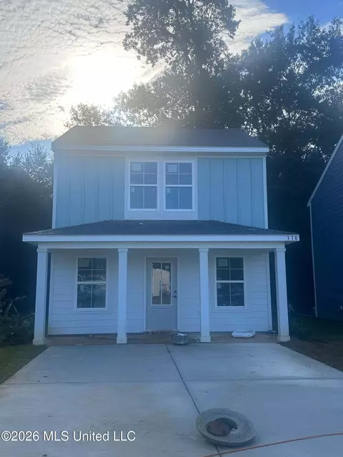310 Meadows Ln, Gulfport, MS 39507