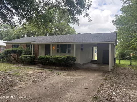 208 Camille St, Senatobia, MS 38668