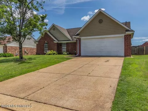 4103 Meadow Creek Dr, Horn Lake, MS 38637