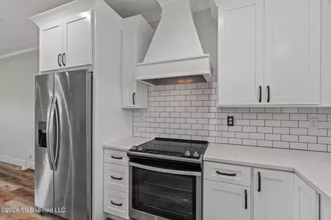 Kitchen - 113 Water Oak Dr, Lucedale, MS 39452 photo 2 of 3