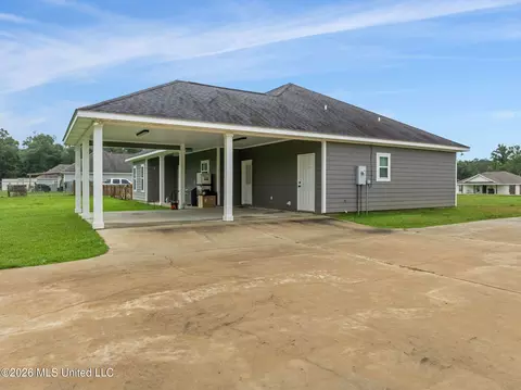 Exterior - 113 Water Oak Dr, Lucedale, MS 39452 photo 3 of 5
