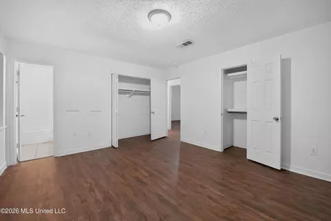 Bedroom - 5365 Wynndyke Cir, Jackson, MS 39209 photo 6 of 9