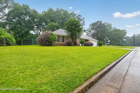 Exterior - 5365 Wynndyke Cir, Jackson, MS 39209 photo 3 of 4