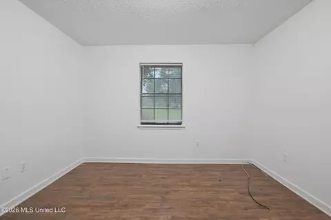 Bedroom - 5365 Wynndyke Cir, Jackson, MS 39209 photo 8 of 9