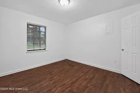 Bedroom - 5365 Wynndyke Cir, Jackson, MS 39209 photo 2 of 9