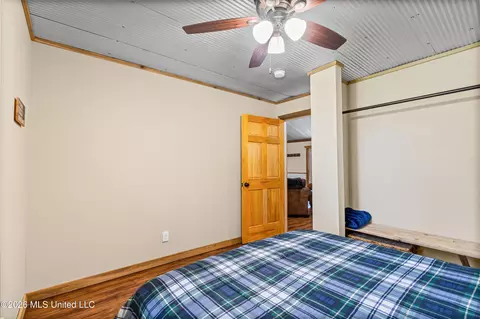 Bedroom - 759 Oak View Dr, Como, MS 38619 photo 3 of 5