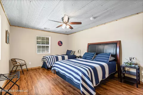 Bedroom - 759 Oak View Dr, Como, MS 38619 photo 1 of 5