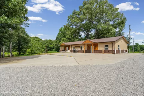Exterior - 759 Oak View Dr, Como, MS 38619 photo 3 of 4
