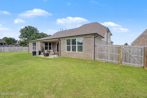 Exterior - 13910 Highlands Crest Loop, Olive Branch, MS 38654 photo 9 of 11