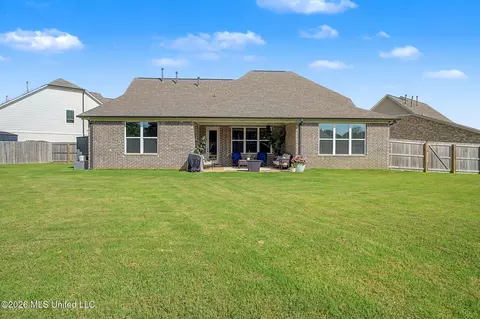 Exterior - 13910 Highlands Crest Loop, Olive Branch, MS 38654 photo 10 of 11