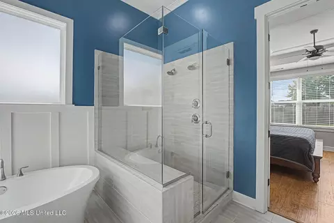 Bath - 13910 Highlands Crest Loop, Olive Branch, MS 38654 photo 3 of 7