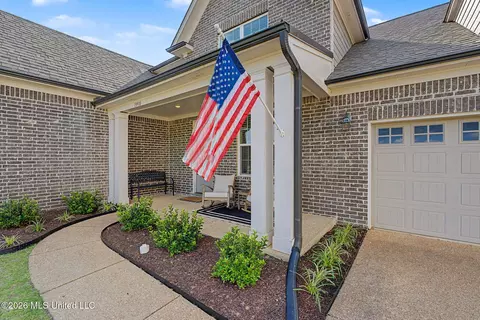 Exterior - 13910 Highlands Crest Loop, Olive Branch, MS 38654 photo 5 of 11