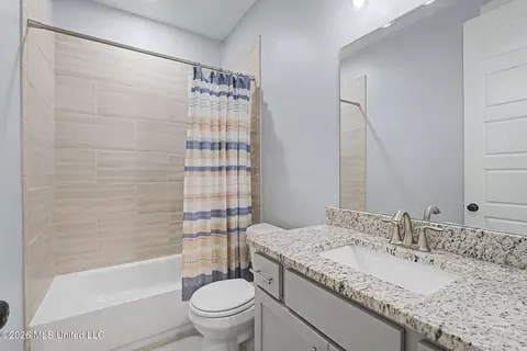 Bath - 13910 Highlands Crest Loop, Olive Branch, MS 38654 photo 5 of 7