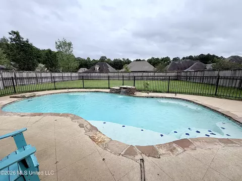 Exterior - 424 Julee Cir, Brandon, MS 39042 photo 6 of 11