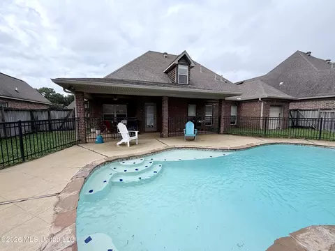 Exterior - 424 Julee Cir, Brandon, MS 39042 photo 9 of 11