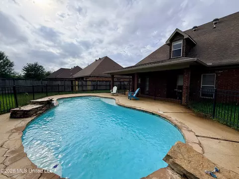 Exterior - 424 Julee Cir, Brandon, MS 39042 photo 8 of 11