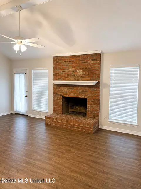 517 E Olympic Dr, Flowood, MS 39232 photo 3
